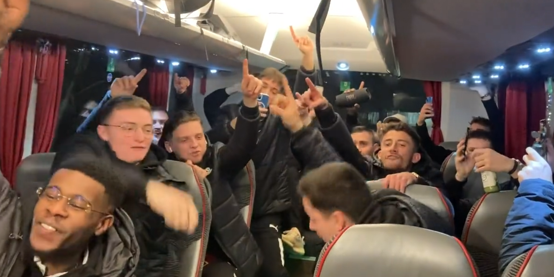 “Tudjuk hogy nagyon kikapunk” : hatodosztályú csapat ünnepel a PSG elleni meccs előtt  –  VIDEÓ
