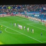Lionel Messi hatalmas szabadrúgás gólt szerzett a Lille ellen – VIDEÓ