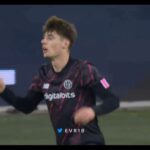 Kirúgta a labdát a stadionból, majd lehúzta a gatyáját a Roma játékosa – VIDEÓ