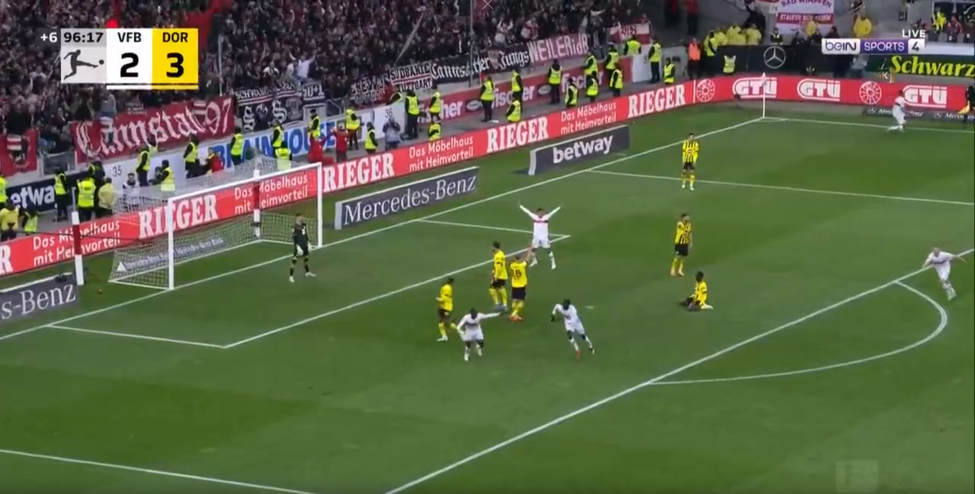 A Stuttgart a 97.percben mentett pontot a Dortmund ellen emberhátrányból –  VIDEÓ
